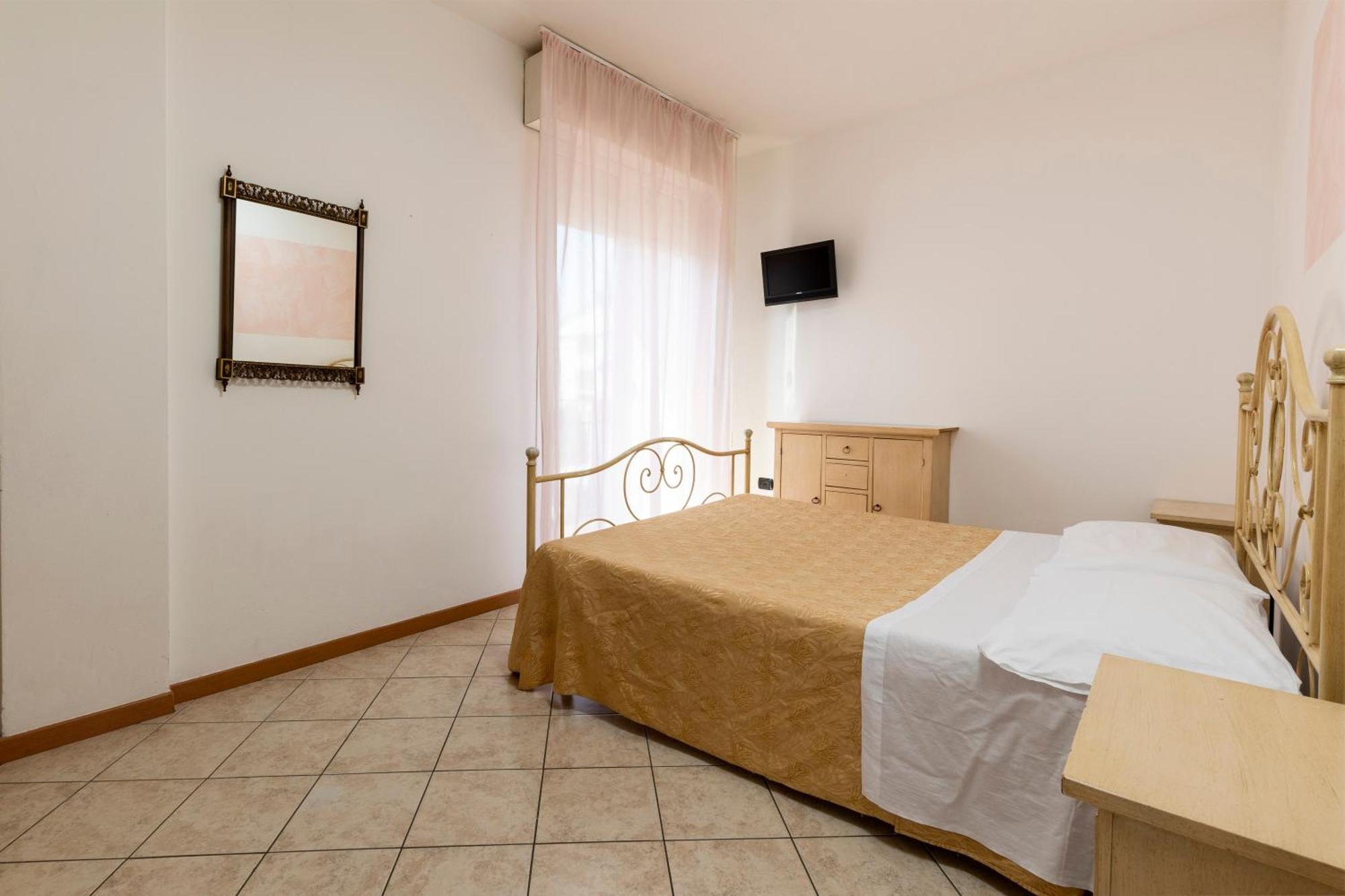 Residence Tre Trilo&Suites Римини Экстерьер фото